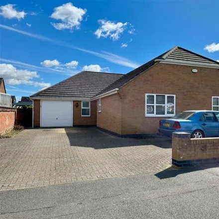 Buy this 3 bed house on Cresswell Close in Thurmaston, LE4 8LD