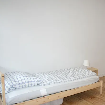 Rent this 5 bed room on Kranzer Straße 5 in 14199 Berlin, Germany