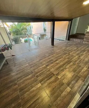 Buy this 5 bed house on Avenida Senador Vasconcellos Torres in Maravista, Niterói - RJ