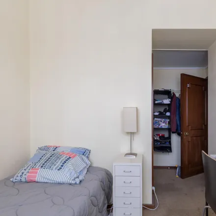 Rent this 7 bed room on Rosário in Rua Clube dos Caçadores, 4430-065 Vila Nova de Gaia