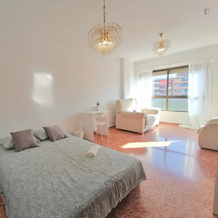 Rent this 6 bed room on Carrer de Carcaixent in 10, 46007 Valencia
