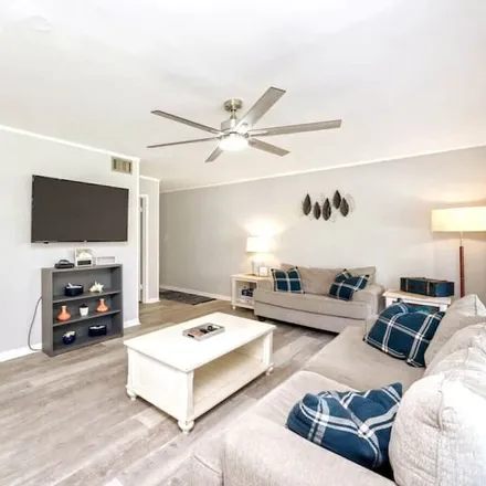 Rent this 2 bed condo on Destin