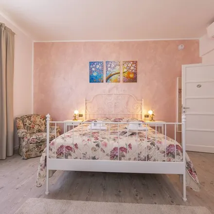 Rent this 3 bed apartment on Desenzano del Garda in Via Ettore Andreis 84, 25015 Desenzano del Garda BS