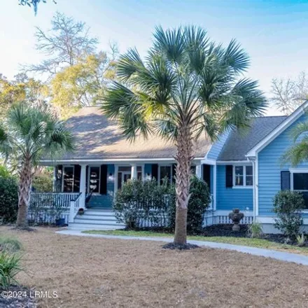Buy this 5 bed house on 260 Green Winged Teal Drive South in Walling Grove, Beaufort County