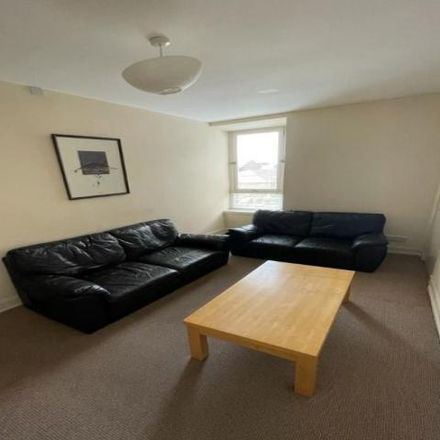 Rent this 4 bed apartment on North George Street in Dundee, DD3 7AL