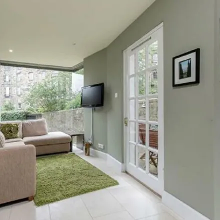 Image 3 - 2 Oxford Terrace, City of Edinburgh, EH4 1PX, United Kingdom - Apartment for rent