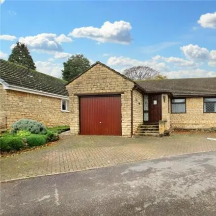 Buy this 3 bed house on Old Town in Brackley, NN13 7BB