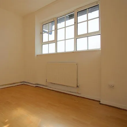 Image 4 - 51-70 Shadwell Gardens, St. George in the East, London, E1 2QJ, United Kingdom - House for rent