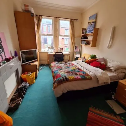 Rent this 7 bed house on Brudenell Avenue in Leeds, LS6 1HU