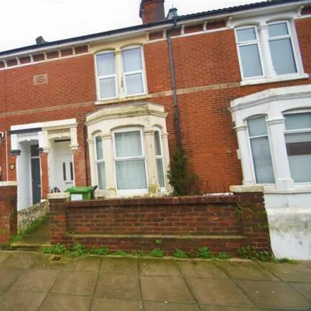 Rent this 6 bed townhouse on Francis Avenue in Portsmouth, PO4 0HP