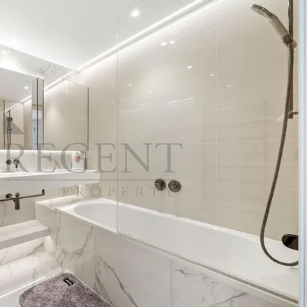Image 9 - Lincoln, Fountain Park Way, London, W12 7NP, United Kingdom - Apartment for rent