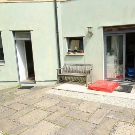 Image 2 - 1-7 Queen's Road, Penarth, CF64 1DH, United Kingdom - Apartment for sale