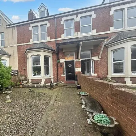 Buy this 6 bed townhouse on Best Choice Indian Supermarket in Whitley Road, Whitley Bay