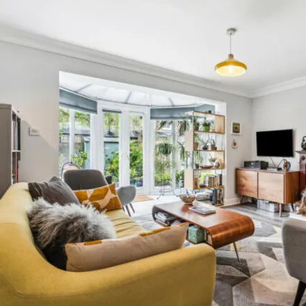 Image 1 - Bailey Mews, Strand-on-the-Green, London, W4 3PZ, United Kingdom - Townhouse for sale