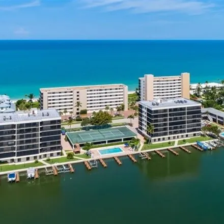 Image 2 - Bayshores I & II Condominium, Gulfshore Drive, Pelican Bay, FL 34108, USA - Condo for rent