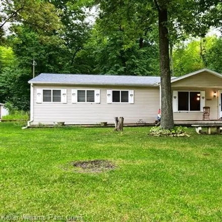 Buy this 4 bed house on 6305 Cold Spring Trail in Genesee County, MI 48439