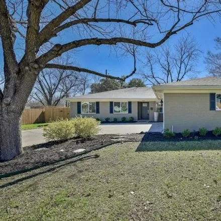 Buy this 3 bed house on 1898 East 18th Street in Georgetown, TX 78626