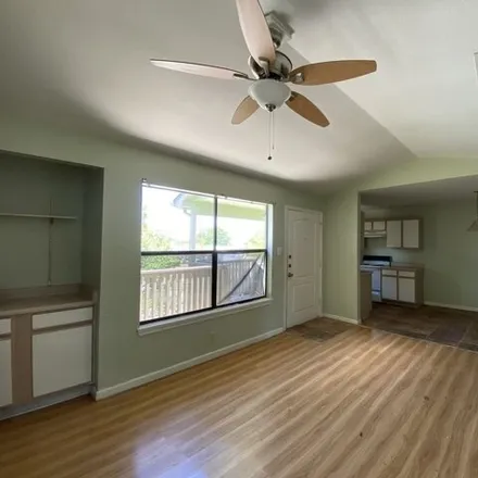 Image 3 - 249 East Schulz Street, Marion, Guadalupe County, TX 78124, USA - Apartment for rent