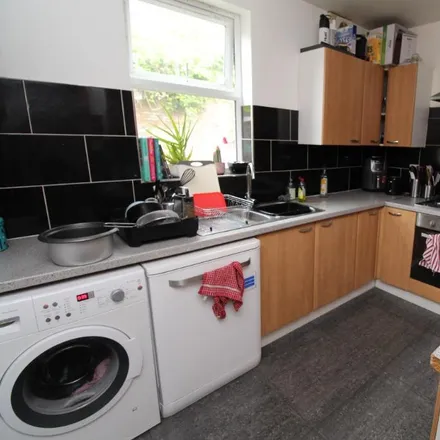 Image 3 - 14 Seely Road, Nottingham, NG7 1NU, United Kingdom - House for rent