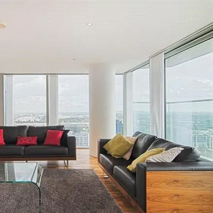 Image 1 - Landmark East Tower, 24 Marsh Wall, Canary Wharf, London, E14 9JF, United Kingdom - Apartment for rent
