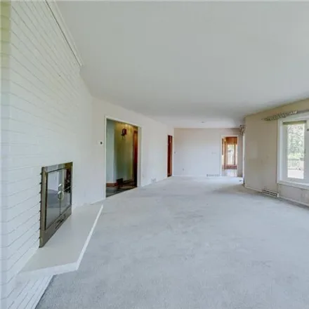 Image 5 - 976 Toledo Avenue North, Golden Valley, MN 55422, USA - House for sale