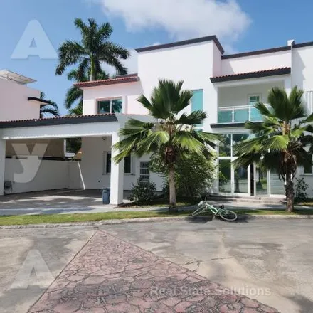 Rent this 4 bed house on Villa Magna Entrada in 77560 Cancún, ROO
