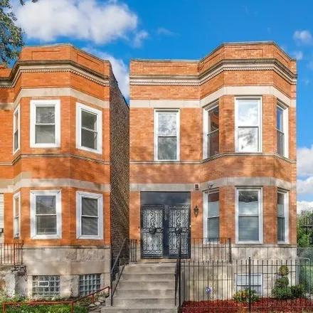 Buy this 7 bed duplex on 6529 South Saint Lawrence Avenue in Chicago, IL 60637