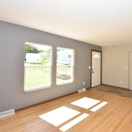 Image 3 - 1411 Victoria Drive, Waukesha, WI 53189, USA - Duplex for sale