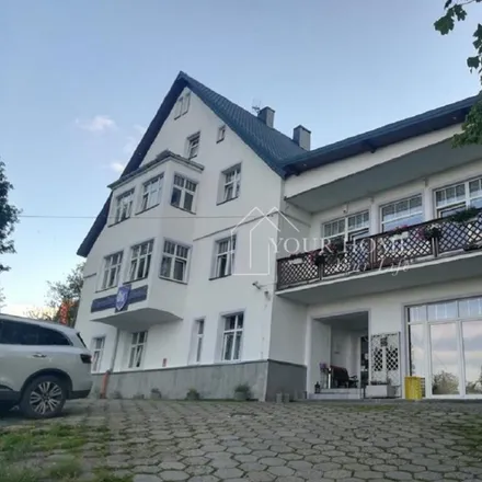 Buy this 18 bed house on Szkoła Podstawowa im Ratowników Górskich w Karpaczu in Konstytucji 3 Maja 48A, 58-540 Karpacz
