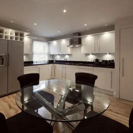 Image 3 - Mayfair Chambers, 15 Grosvenor Hill, London, W1K 3EQ, United Kingdom - Apartment for rent