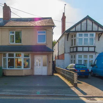 Rent this 3 bed house on New Road in Royal Wootton Bassett, SN4 7DQ