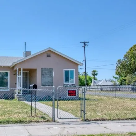 Buy this 2 bed house on 440 North 6th Street in Fresno, CA 93702