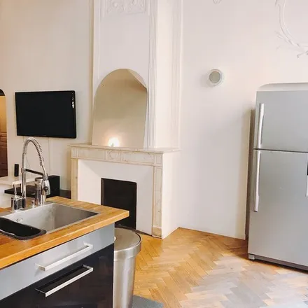 Rent this 3 bed apartment on 29 Avenue Saint-Joseph in 13290 Aix-en-Provence, France