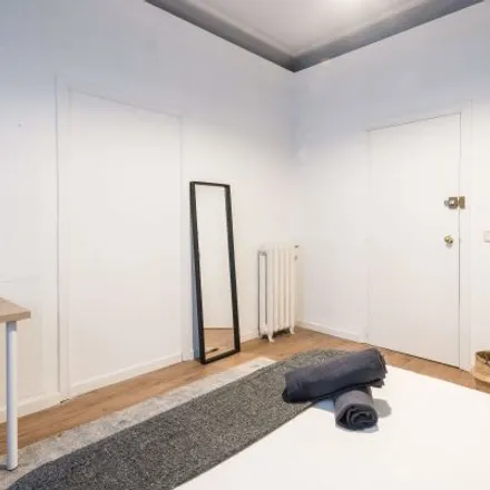 Rent this 8 bed room on Madrid in El Colmao, Calle de las Infantas