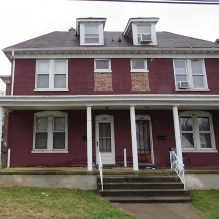 Rent this 3 bed house on Chestnut Alley in Phillipsburg, NJ 08865