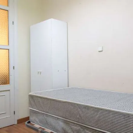 Rent this 5 bed apartment on Calle de Gonzalo de Córdoba in 4, 28010 Madrid