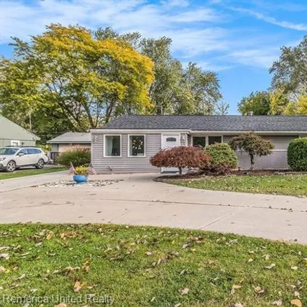 Buy this 3 bed house on 2602 Penna Drive in West Bloomfield Township, MI 48324