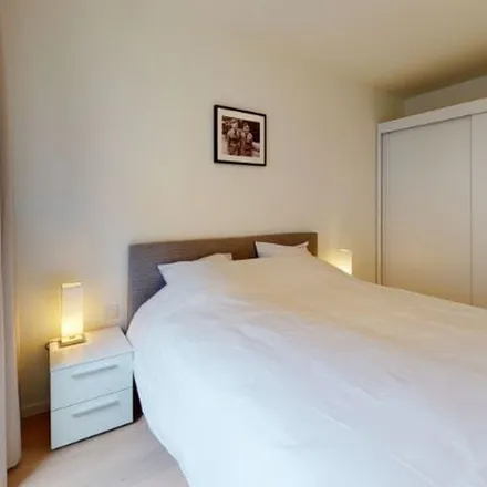 Rent this 3 bed apartment on Royal Louise in Rue du Prince Royal - Koninklijke-Prinsstraat, 1050 Ixelles - Elsene