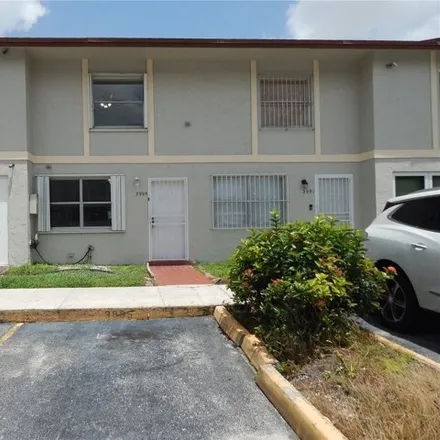 Rent this 3 bed townhouse on 4012 West 9th Court in Hialeah, FL 33012