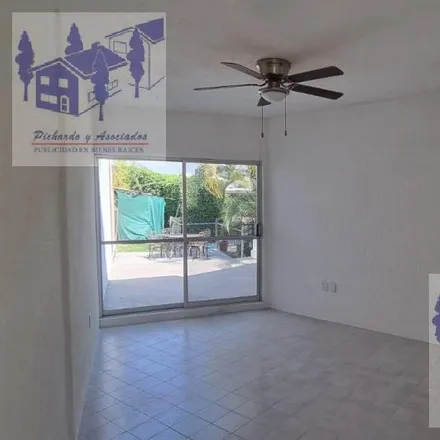 Buy this 13 bed house on Calle Azucenas in Quintana Roo, 62070 San Miguel Acapantzingo