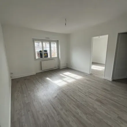 Image 6 - La Sale, Route d'Angers, 49000 Écouflant, France - Apartment for rent