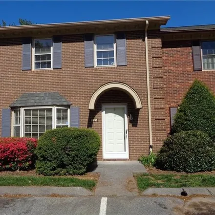 Image 2 - 2900 Burke Mill Court, Briarcliff Manor, Winston-Salem, NC 27103, USA - House for sale