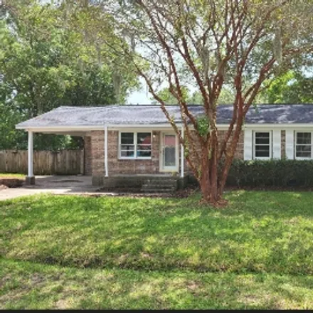 Rent this 1 bed room on 1893 Carriage Lane in Wespanee, Charleston