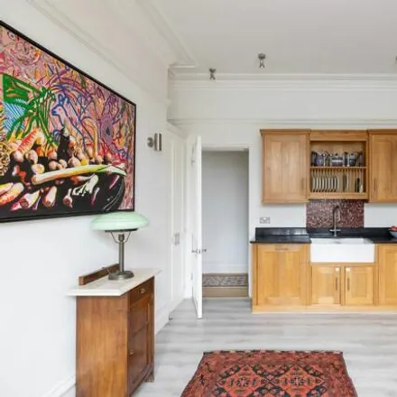 Image 5 - 40-121 Bedford Court Mansions, Bedford Avenue, London, WC1B 3AS, United Kingdom - Apartment for sale