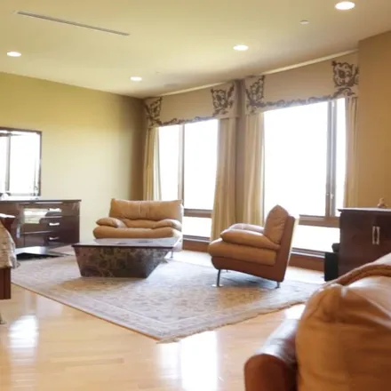 Rent this 6 bed house on Calabasas in CA, 91302