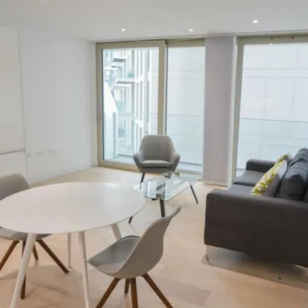 Image 2 - Liner House, Admiralty Avenue, London, E16 2PZ, United Kingdom - Apartment for rent