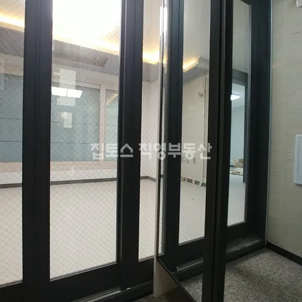 Rent this 2 bed apartment on 서울특별시 관악구 신림동 475-96
