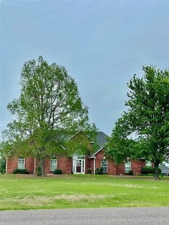 Buy this 3 bed house on 121 Lakeshore Drive in Pottawatomie County, OK 74804