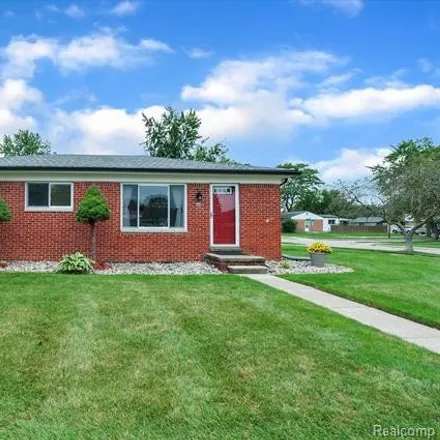 Buy this 3 bed house on 18112 Kenna Drive in Clinton Township, MI 48035