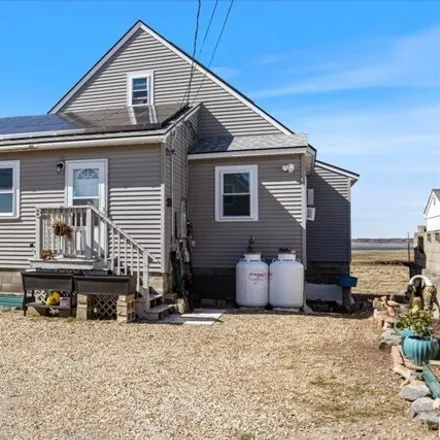 Buy this 3 bed house on 90 Cross Beach Road in Seabrook, Rockingham County